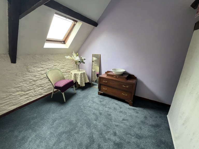 Images for Kidwelly, Carmarthenshire, Llandyfaelog EAID:swift BID:0004-7720-8cbe-d305