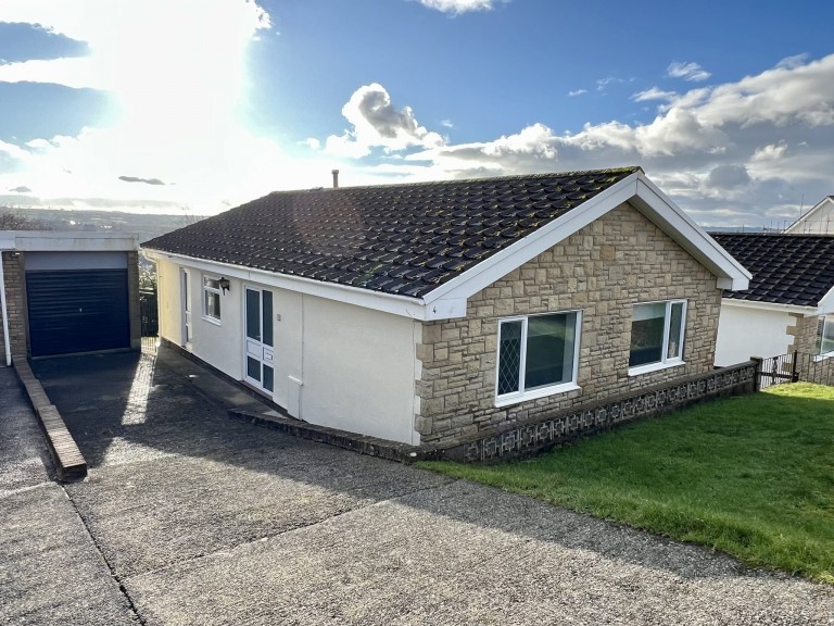 Images for Carmarthen, Carmarthenshire EAID:swift BID:0004-7720-8cbe-d305