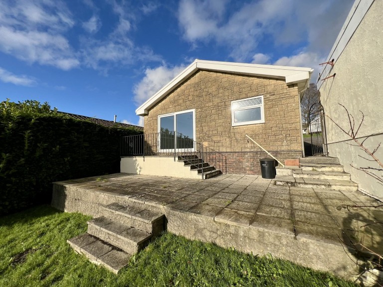 Images for Carmarthen, Carmarthenshire EAID:swift BID:0004-7720-8cbe-d305