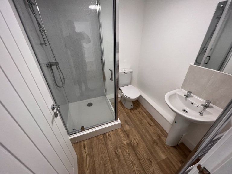 Images for Carmarthen, Carmarthenshire EAID:swift BID:0004-7720-8cbe-d305