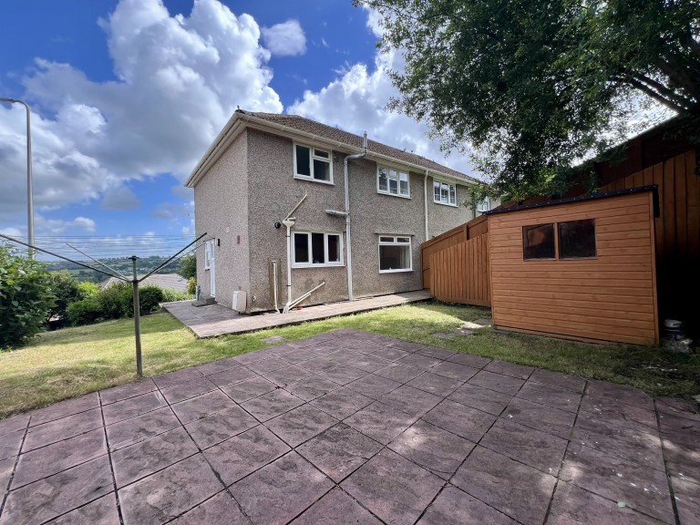 Images for Carmarthen, Carmarthenshire EAID:swift BID:0004-7720-8cbe-d305