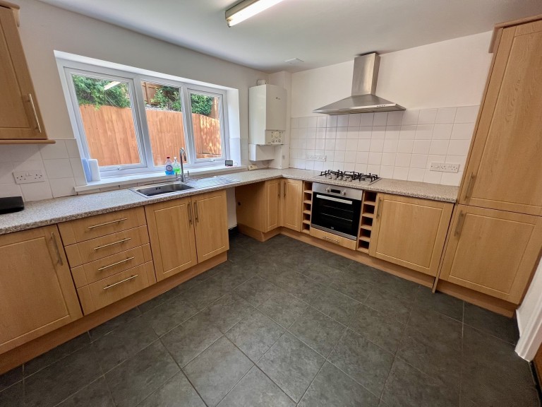 Images for Carmarthen, Carmarthenshire EAID:swift BID:0004-7720-8cbe-d305