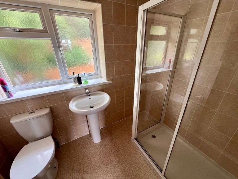 Images for Carmarthen, Carmarthenshire EAID:swift BID:0004-7720-8cbe-d305