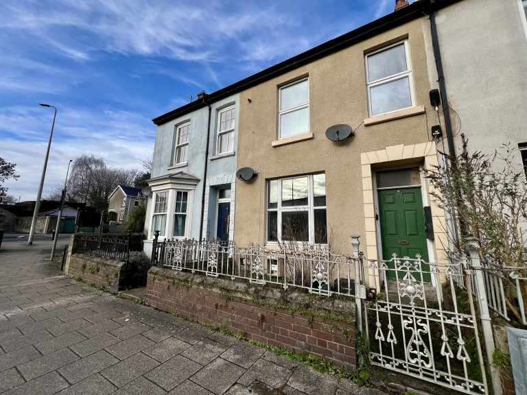 Images for Carmarthen, Carmarthenshire EAID:swift BID:0004-7720-8cbe-d305