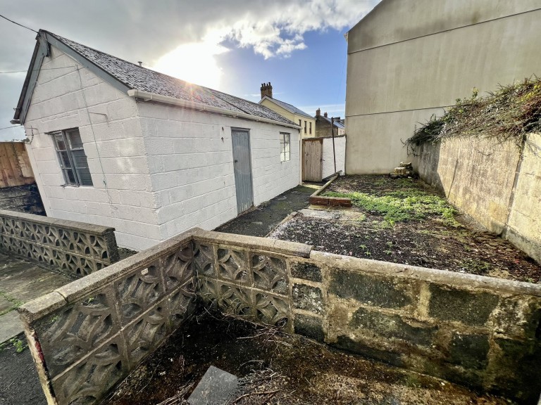 Images for Carmarthen, Carmarthenshire EAID:swift BID:0004-7720-8cbe-d305