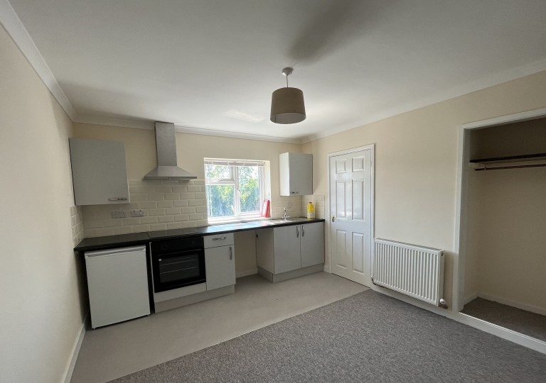 Images for Carmarthen EAID:swift BID:0004-7720-8cbe-d305