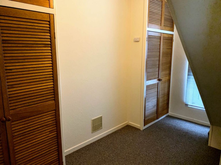 Images for Carmarthen, Carmarthenshire EAID:swift BID:0004-7720-8cbe-d305