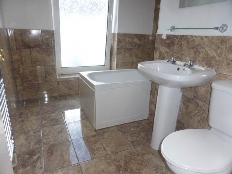 Images for Carmarthen, Carmarthenshire EAID:swift BID:0004-7720-8cbe-d305