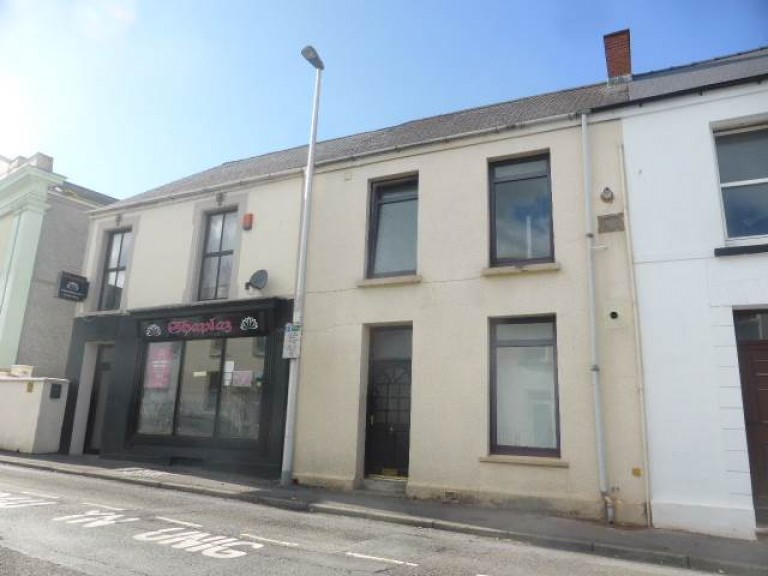 Images for Carmarthen, Carmarthenshire EAID:swift BID:0004-7720-8cbe-d305