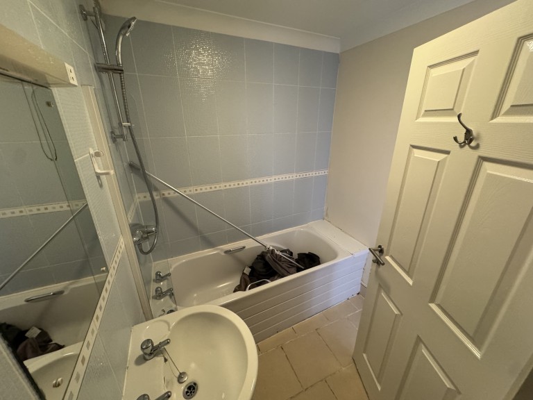 Images for Priory Street, Carmarthen, Carmarthenshire EAID:swift BID:0004-7720-8cbe-d305