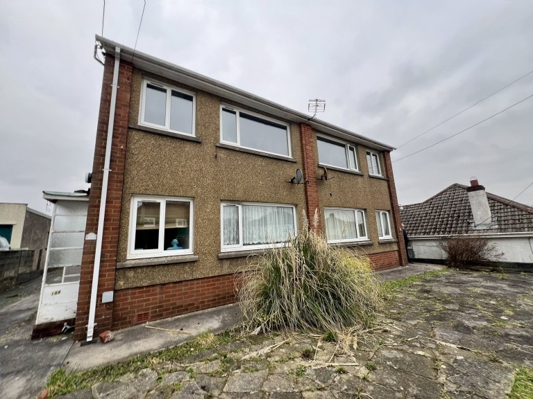 Images for Carmarthen EAID:swift BID:0004-7720-8cbe-d305