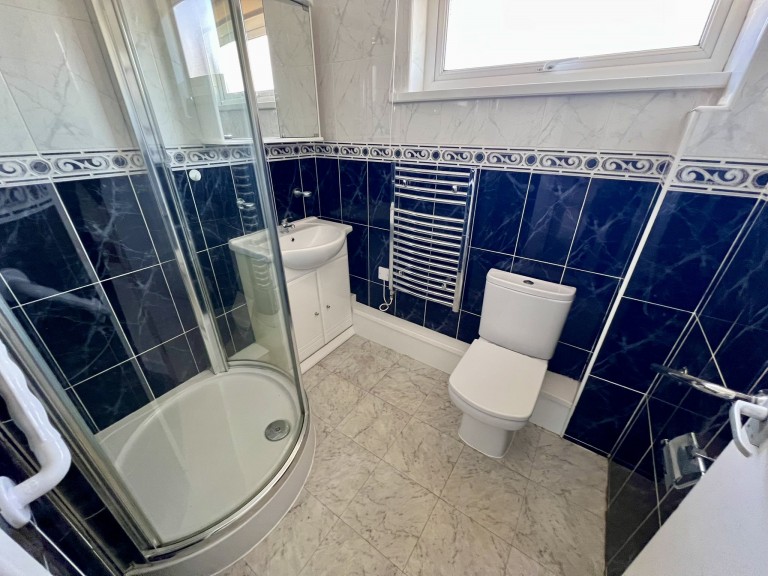 Images for Carmarthen, Carmarthenshire EAID:swift BID:0004-7720-8cbe-d305