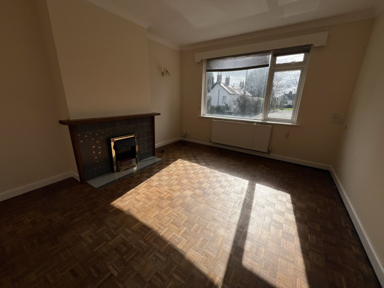 Images for Carmarthen, Carmarthenshire EAID:swift BID:0004-7720-8cbe-d305