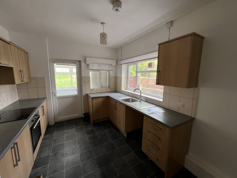 Images for Carmarthen, Carmarthenshire EAID:swift BID:0004-7720-8cbe-d305