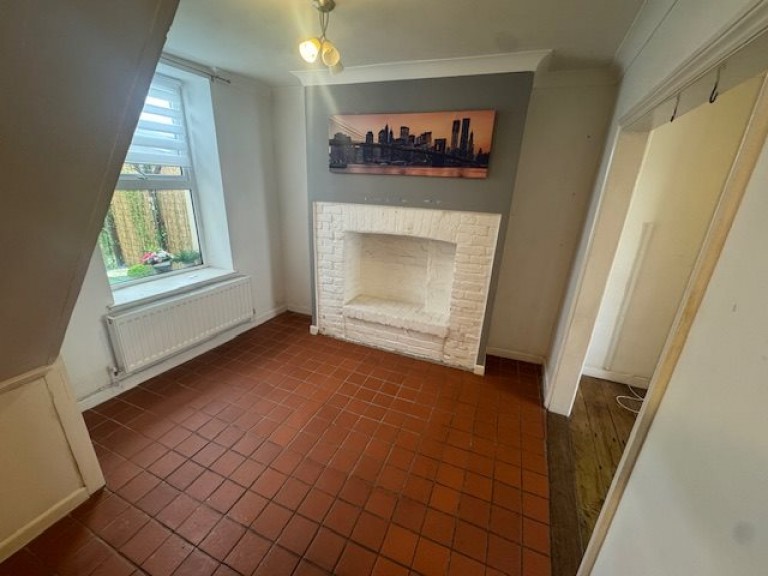 Images for Carmarthen, Carmarthenshire EAID:swift BID:0004-7720-8cbe-d305