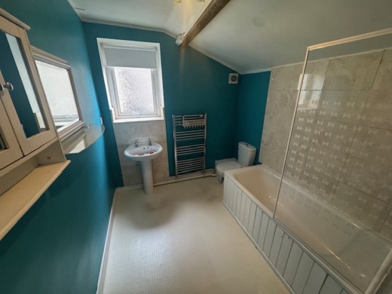 Images for Carmarthen, Carmarthenshire EAID:swift BID:0004-7720-8cbe-d305