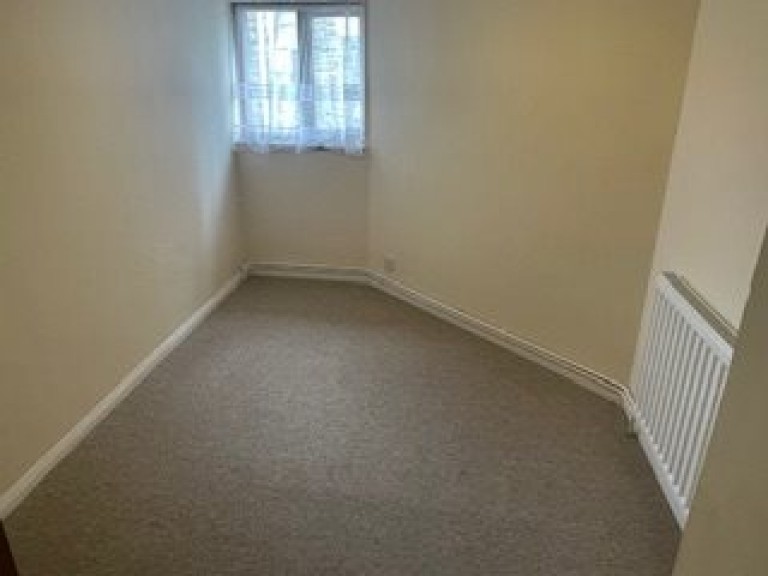 Images for Carmarthen, Carmarthenshire EAID:swift BID:0004-7720-8cbe-d305