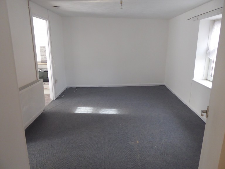 Images for Carmarthen, Carmarthenshire EAID:swift BID:0004-7720-8cbe-d305