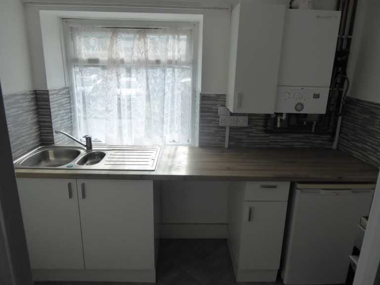 Images for Carmarthen, Carmarthenshire EAID:swift BID:0004-7720-8cbe-d305