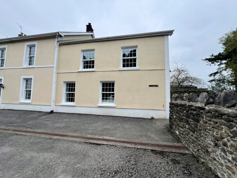 Images for Llandeilo, Carmarthenshire, Dryslwyn EAID:swift BID:0004-7720-8cbe-d305