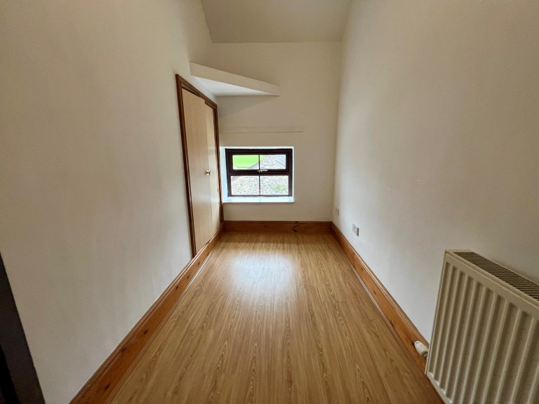 Images for Llandeilo, Carmarthenshire, Dryslwyn EAID:swift BID:0004-7720-8cbe-d305