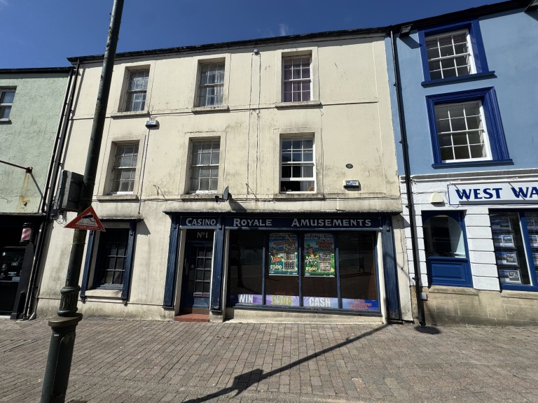 Images for Carmarthen, Carmarthenshire EAID:swift BID:0004-7720-8cbe-d305