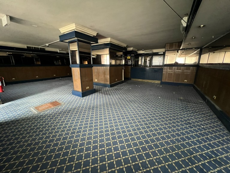 Images for Carmarthen, Carmarthenshire EAID:swift BID:0004-7720-8cbe-d305