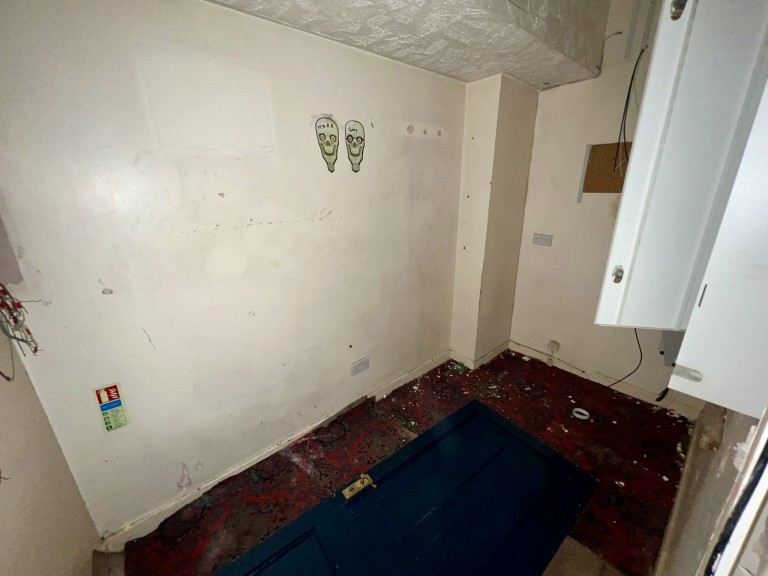 Images for Carmarthen, Carmarthenshire EAID:swift BID:0004-7720-8cbe-d305