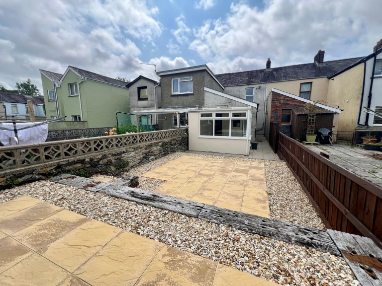 Images for Carmarthen, Carmarthenshire EAID:swift BID:0004-7720-8cbe-d305