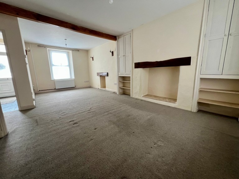 Images for Carmarthen, Carmarthenshire EAID:swift BID:0004-7720-8cbe-d305