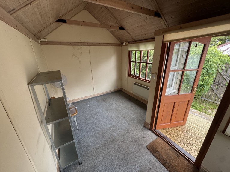 Images for Carmarthen, Carmarthenshire, Llanddarog EAID:swift BID:0004-7720-8cbe-d305
