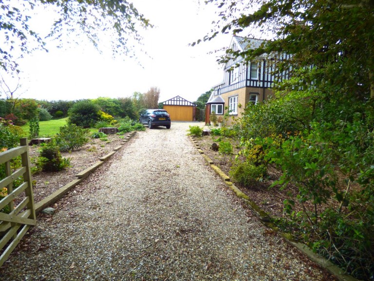 Images for Carmarthen, Carmarthenshire, Llanddarog EAID:swift BID:0004-7720-8cbe-d305