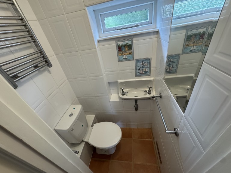 Images for Carmarthen, Carmarthenshire, Llanddarog EAID:swift BID:0004-7720-8cbe-d305