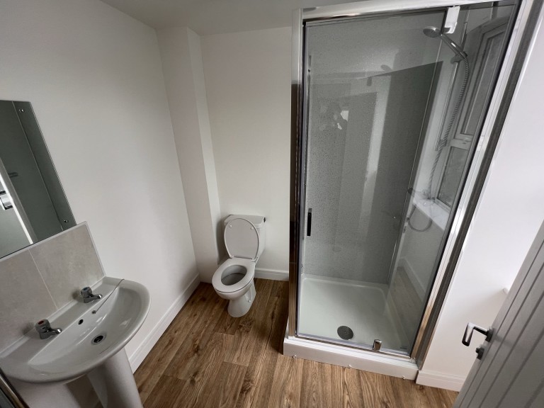 Images for Carmarthen, Carmarthenshire EAID:swift BID:0004-7720-8cbe-d305