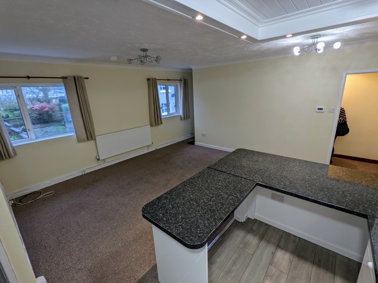 Images for Carmarthen, Carmarthenshire EAID:swift BID:0004-7720-8cbe-d305