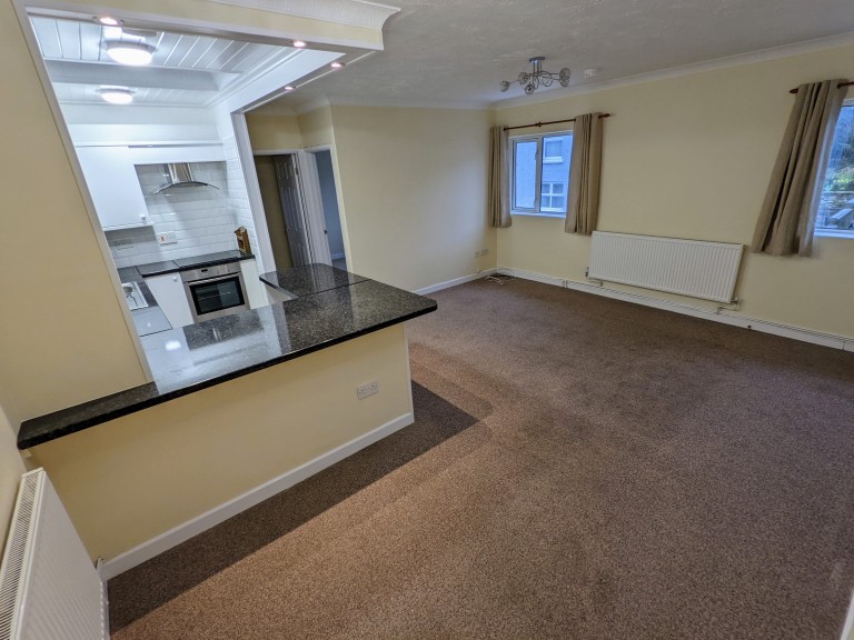 Images for Carmarthen, Carmarthenshire EAID:swift BID:0004-7720-8cbe-d305