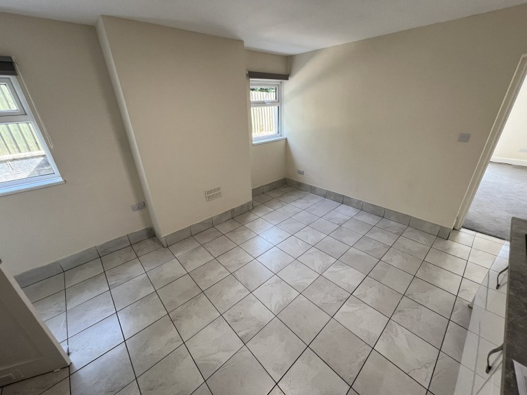 Images for Johnstown, Carmarthen, Carmarthenshire EAID:swift BID:0004-7720-8cbe-d305