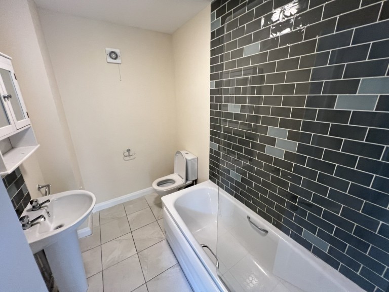 Images for Johnstown, Carmarthen, Carmarthenshire EAID:swift BID:0004-7720-8cbe-d305