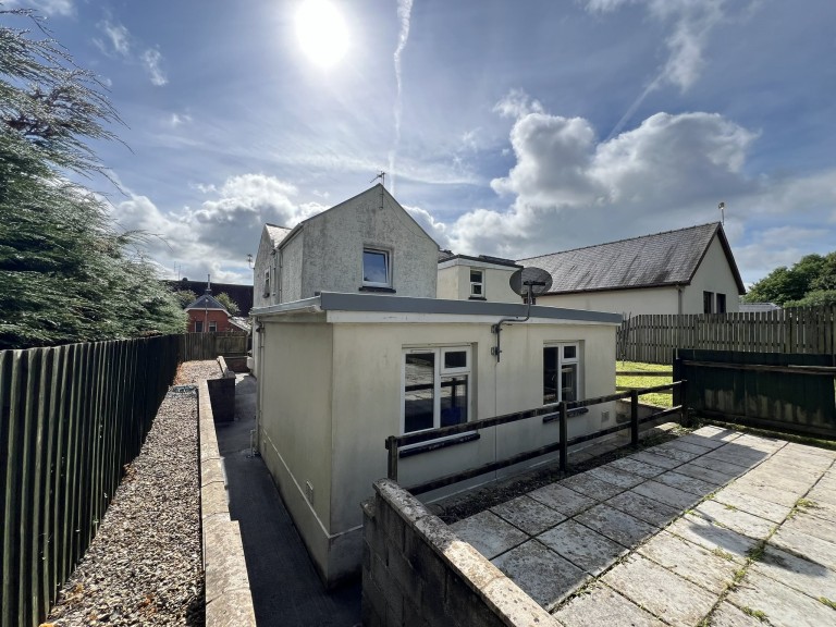 Images for Johnstown, Carmarthen, Carmarthenshire EAID:swift BID:0004-7720-8cbe-d305