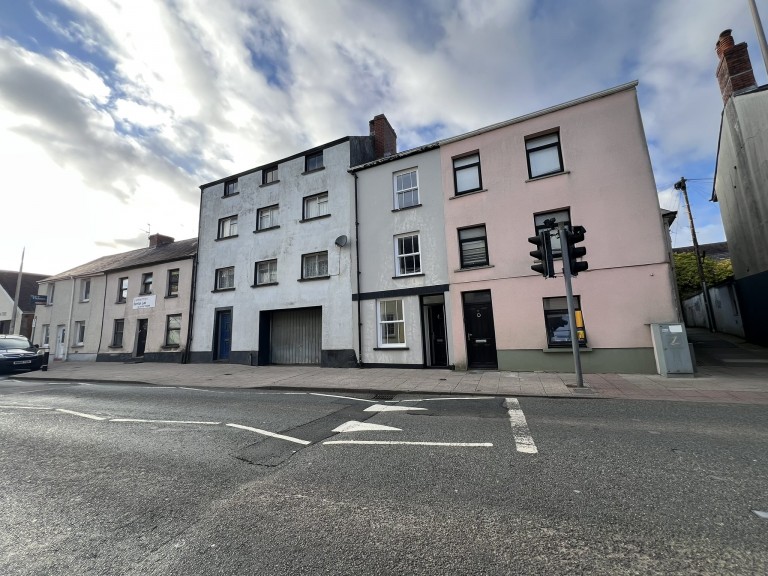 Images for Carmarthen, Carmarthenshire EAID:swift BID:0004-7720-8cbe-d305