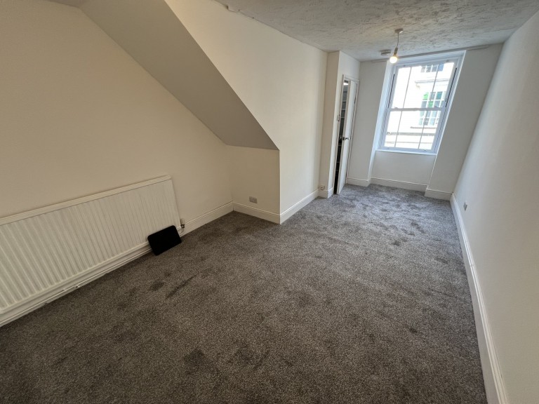 Images for Carmarthen, Carmarthenshire EAID:swift BID:0004-7720-8cbe-d305