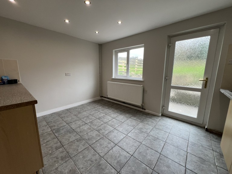 Images for Carmarthen, Carmarthenshire EAID:swift BID:0004-7720-8cbe-d305