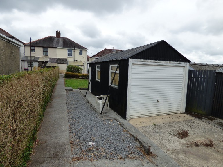 Images for Carmarthen, Carmarthenshire EAID:swift BID:0004-7720-8cbe-d305