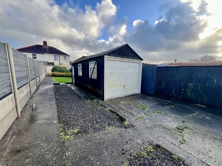 Images for Carmarthen, Carmarthenshire EAID:swift BID:0004-7720-8cbe-d305