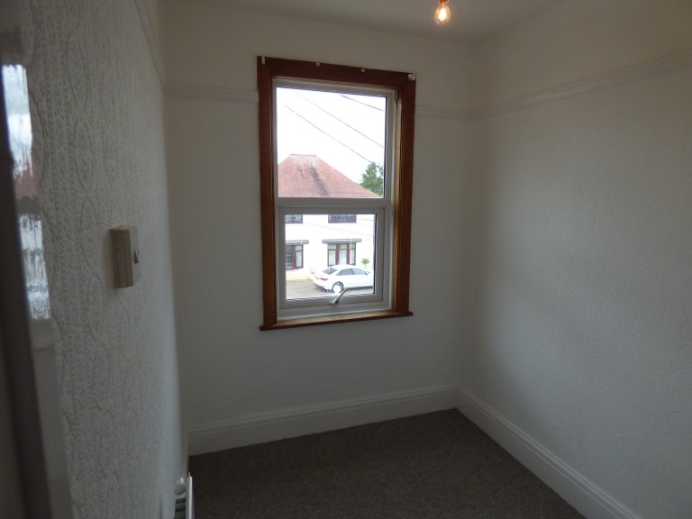 Images for Carmarthen, Carmarthenshire EAID:swift BID:0004-7720-8cbe-d305