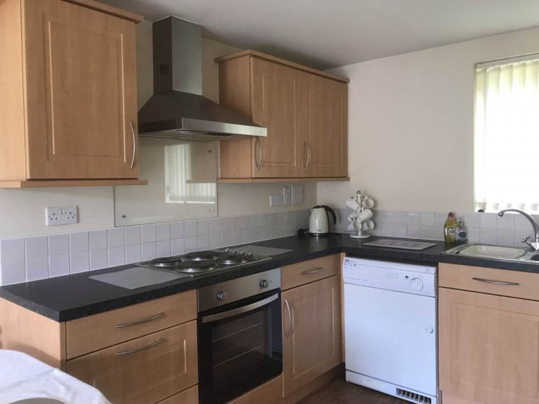 Images for Neath EAID:swift BID:0004-7720-8cbe-d305