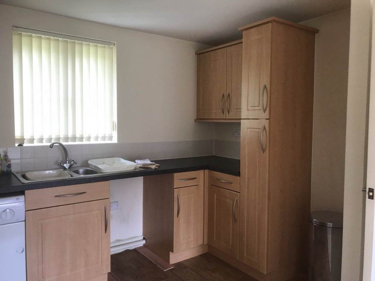 Images for Neath EAID:swift BID:0004-7720-8cbe-d305
