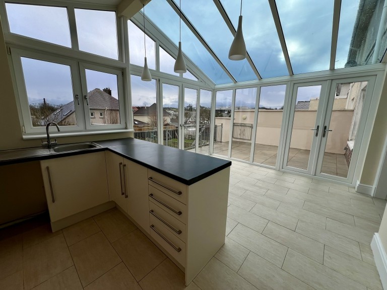 Images for Carmarthen, Carmarthenshire EAID:swift BID:0004-7720-8cbe-d305