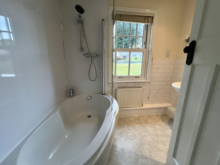 Images for Carmarthen, Carmarthenshire EAID:swift BID:0004-7720-8cbe-d305