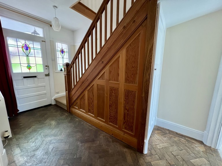 Images for Carmarthen, Carmarthenshire EAID:swift BID:0004-7720-8cbe-d305